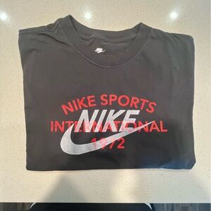 Nike tee